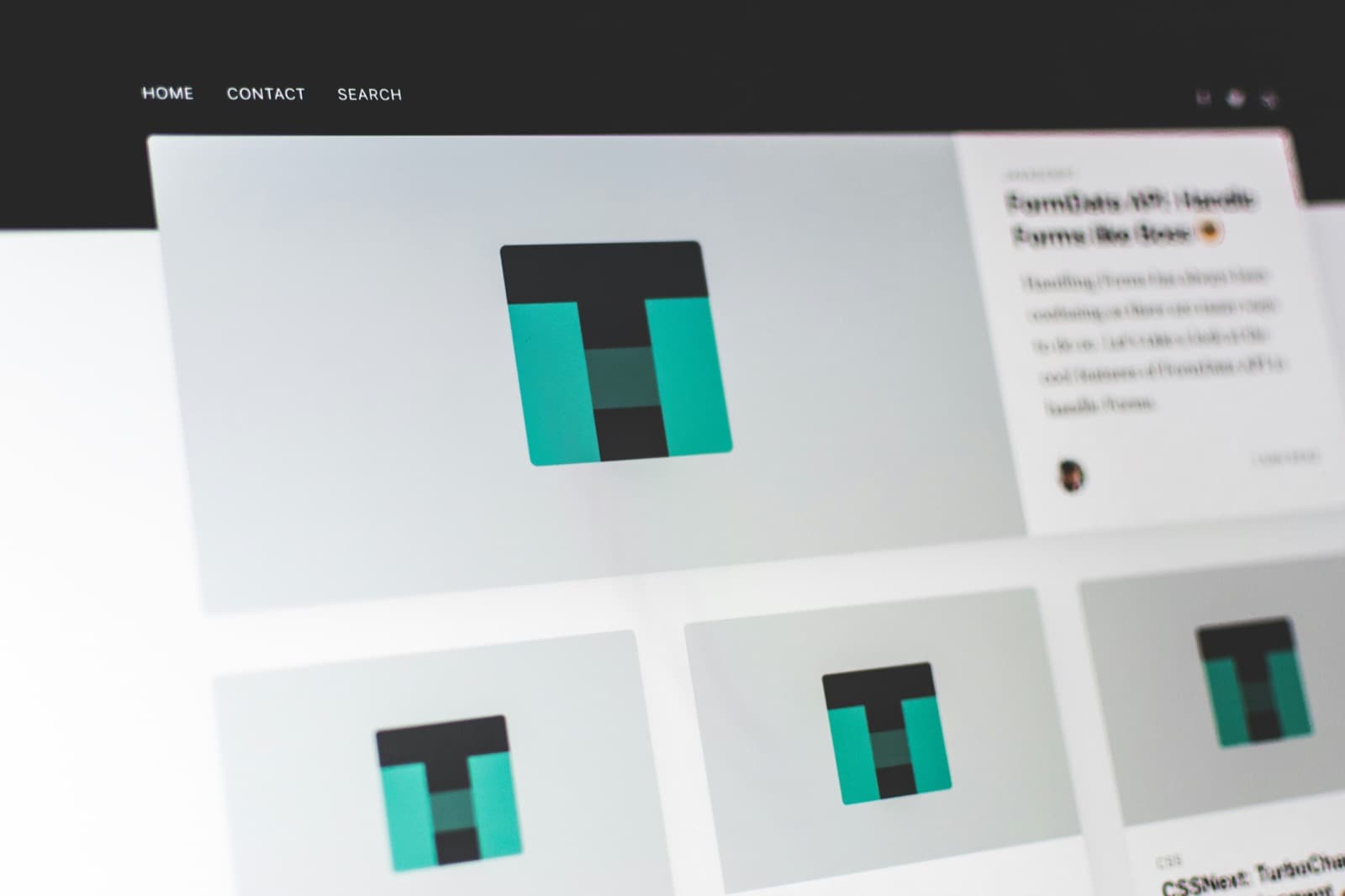 Interface de site web moderne affichée à l'écran